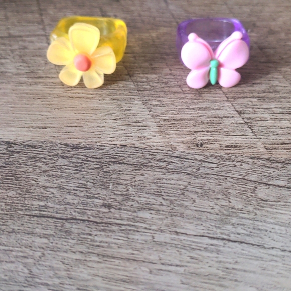 10 Rings & 2 butterfly clips - Picture 2 of 5